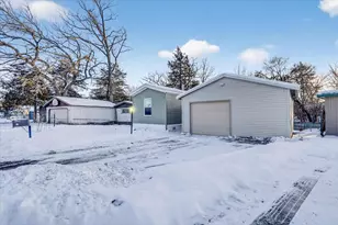 96 Falling Creek Cir, Janesville, WI 53548 - Photo 5