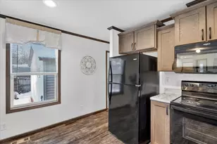 96 Falling Creek Cir, Janesville, WI 53548 - Photo 15