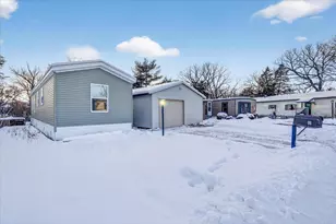 96 Falling Creek Cir, Janesville, WI 53548 - Photo 3