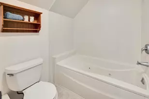 3817 Lexington Dr, Middleton, WI 53562 - Photo 41