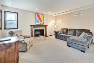 3817 Lexington Dr, Middleton, WI 53562 - Photo 25