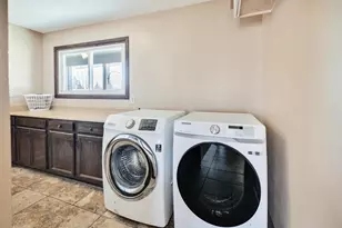 3817 Lexington Dr, Middleton, WI 53562 - Photo 29