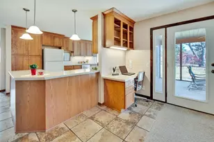 3817 Lexington Dr, Middleton, WI 53562 - Photo 15