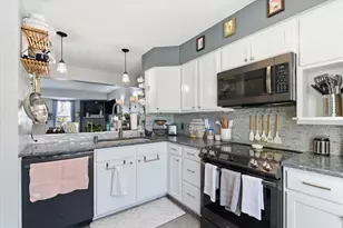 3029 Stratton Way, Madison, WI 53719 - Photo 9