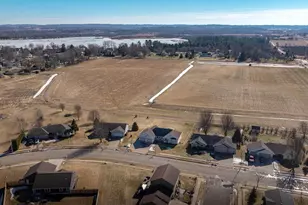 214 Alyssa St, Tomah, WI 54660 - Photo 9