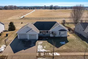 214 Alyssa St, Tomah, WI 54660 - Photo 5