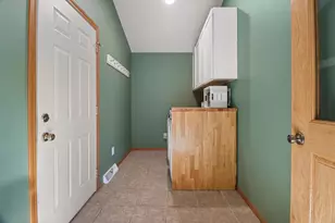 6915 Dominion Dr, Madison, WI 53718 - Photo 13