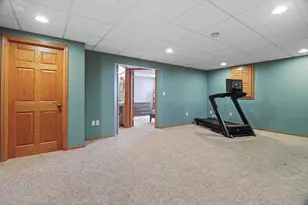 6915 Dominion Dr, Madison, WI 53718 - Photo 29