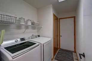 652 E Countryside Dr, Janesville, WI 53536 - Photo 41