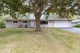 662 French Glen, Oregon, WI 53575 - Photo 3