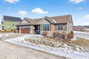 4960 Prairie Spring Ct, Waunakee, WI 53597 - Photo 3