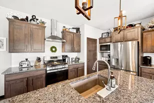 4960 Prairie Spring Ct, Waunakee, WI 53597 - Photo 13