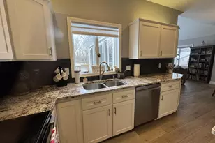 1270 McMahon Dr, Sun Prairie, WI 53590 - Photo 13