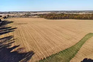 2326 S Murray Rd, Janesville, WI 53548 - Photo 9