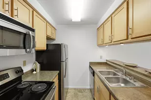 4338 Melody Ln, Madison, WI 53704 - Photo 5