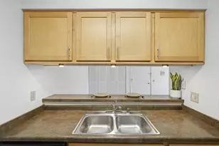 4338 Melody Ln, Madison, WI 53704 - Photo 9