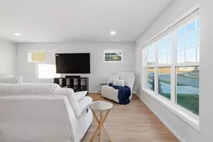 810 Blue Crane Run, Verona, WI 53593 - Photo 5