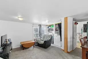 435 8th St, Baraboo, WI 53913 - Photo 5