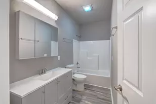 606 W Delavan Dr, Janesville, WI 53548 - Photo 23