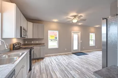 606 W Delavan Drive, Janesville, WI 53548 - Photo 13