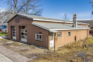 1002 Academy St, Elroy, WI 53929 - Photo 43