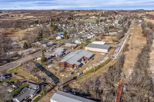 1002 Academy St, Elroy, WI 53929 - Photo 15