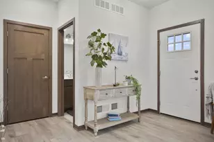 27 Windflower Wy, Mount Horeb, WI 53572 - Photo 5