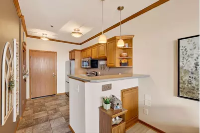 2581 Smith's Crossing #312, Sun Prairie, WI 53590 - Photo 7