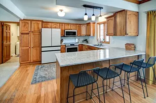 1275 McMahon Dr, Sun Prairie, WI 53590 - Photo 5