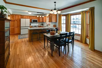 1275 McMahon Drive, Sun Prairie, WI 53590 - Photo 3