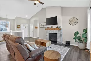 407 Luann Kay Ln, Orfordville, WI 53576 - Photo 9