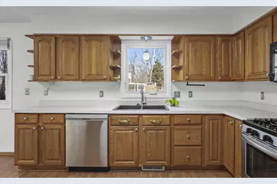 1460 Donald Drive, Sun Prairie, WI 53590 - Photo 9