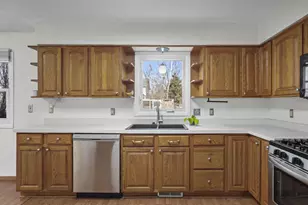 1460 Donald Dr, Sun Prairie, WI 53590 - Photo 9