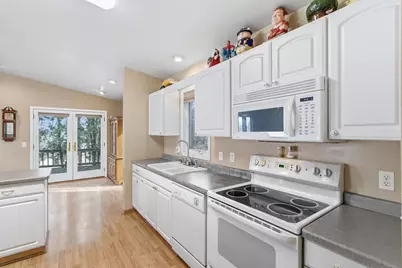 N6333 Suburban Heights Road, Pardeeville, WI 53954 - Photo 9