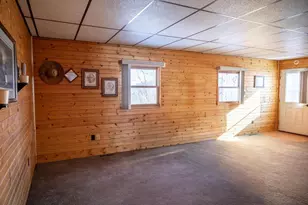 207 Spring St, Elroy, WI 53929 - Photo 25