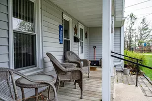 207 Spring St, Elroy, WI 53929 - Photo 9