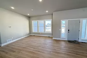 6712 Honey Bee Ct, DeForest, WI 53532 - Photo 5