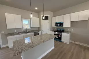 6712 Honey Bee Ct, DeForest, WI 53532 - Photo 3