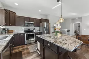 5371 Little Bluestem Dr, Mcfarland, WI 53558 - Photo 9