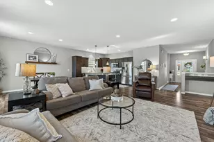 5371 Little Bluestem Dr, Mcfarland, WI 53558 - Photo 13