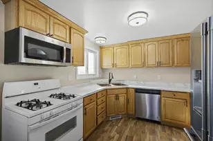 366 W Prospect St, Lake Mills, WI 53551 - Photo 7