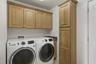 9106 Waterside St, Middleton, WI 53562 - Photo 15