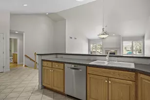 9106 Waterside St, Middleton, WI 53562 - Photo 13