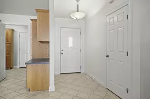 9106 Waterside St, Middleton, WI 53562 - Photo 7