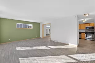 3826 Drumlin Ln, Madison, WI 53719 - Photo 3