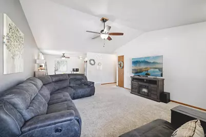 839 Kimseth Circle, Deerfield, WI 53531 - Photo 3