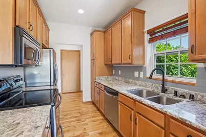 4025 Maple Grove Drive, Madison, WI 53719 - Photo 11