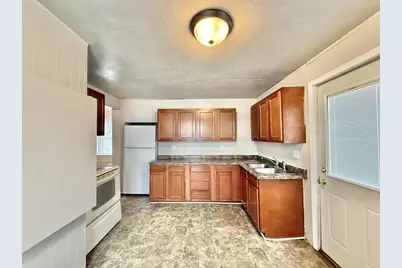 860 Elm Street, Beloit, WI 53511 - Photo 5