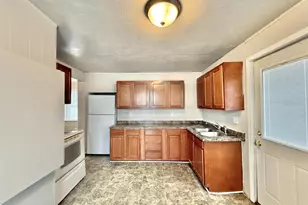 860 Elm St, Beloit, WI 53511 - Photo 5