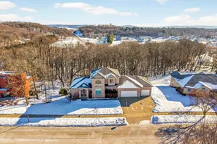 2150 Sunset Dr, Reedsburg, WI 53959 - Photo 9